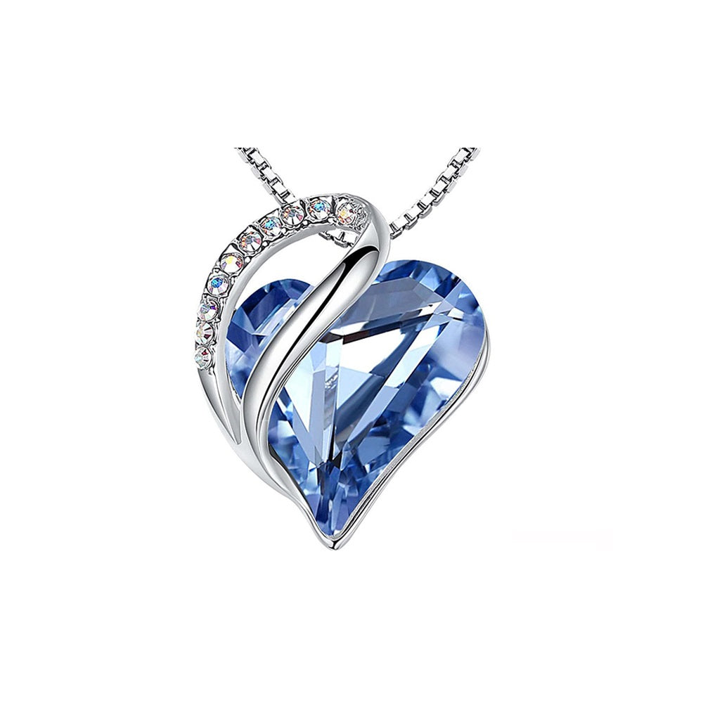 Dollcini Szív Nyaklánc – Elegáns Kristály Medál, Ezüst Bevonatú Lánccal