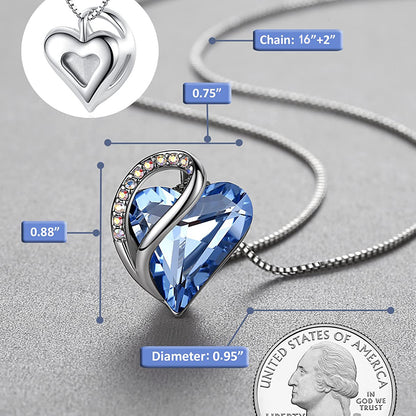 Dollcini Szív Nyaklánc – Elegáns Kristály Medál, Ezüst Bevonatú Lánccal