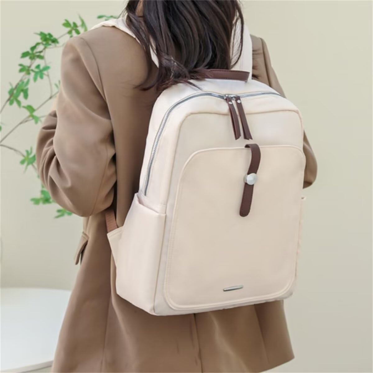 Dollcini Vízálló Női Nylon Hátizsák – Könnyű és Tágas, Laptoptartóval