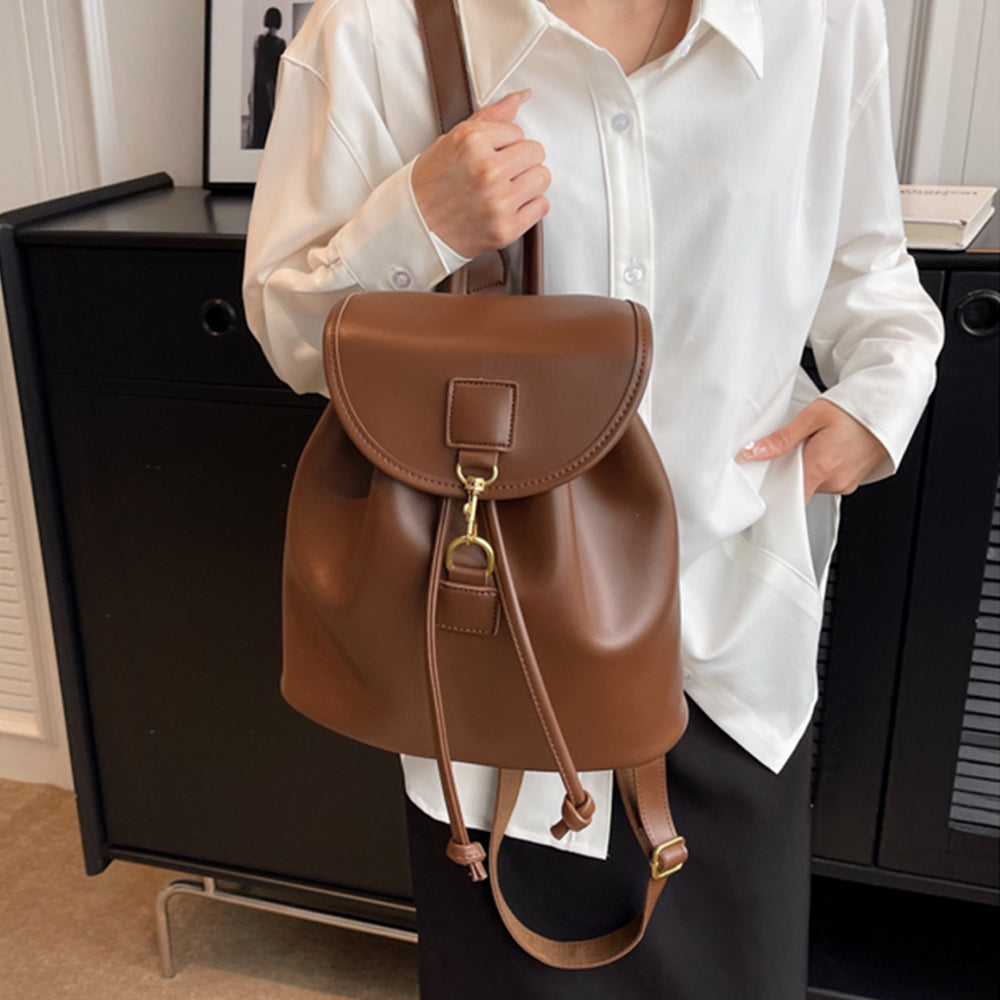 Dollcini Divatos Női Hátizsák – Elegáns és Praktikus Műbőr Táska